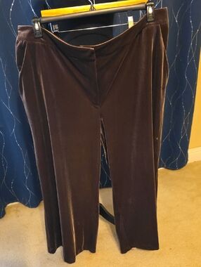 Sofia Vergara Women's Velvet Wide leg Pants - Dark Brown